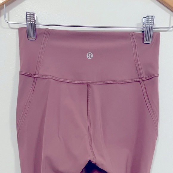 Lululemon Love Knot Crop *15" Figue 4 - Picture 9 of 14